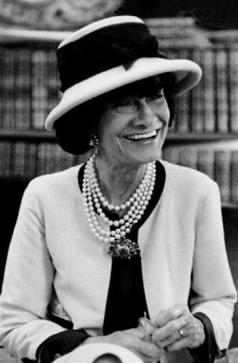 bilder coco chanel|coco chanel old photos.